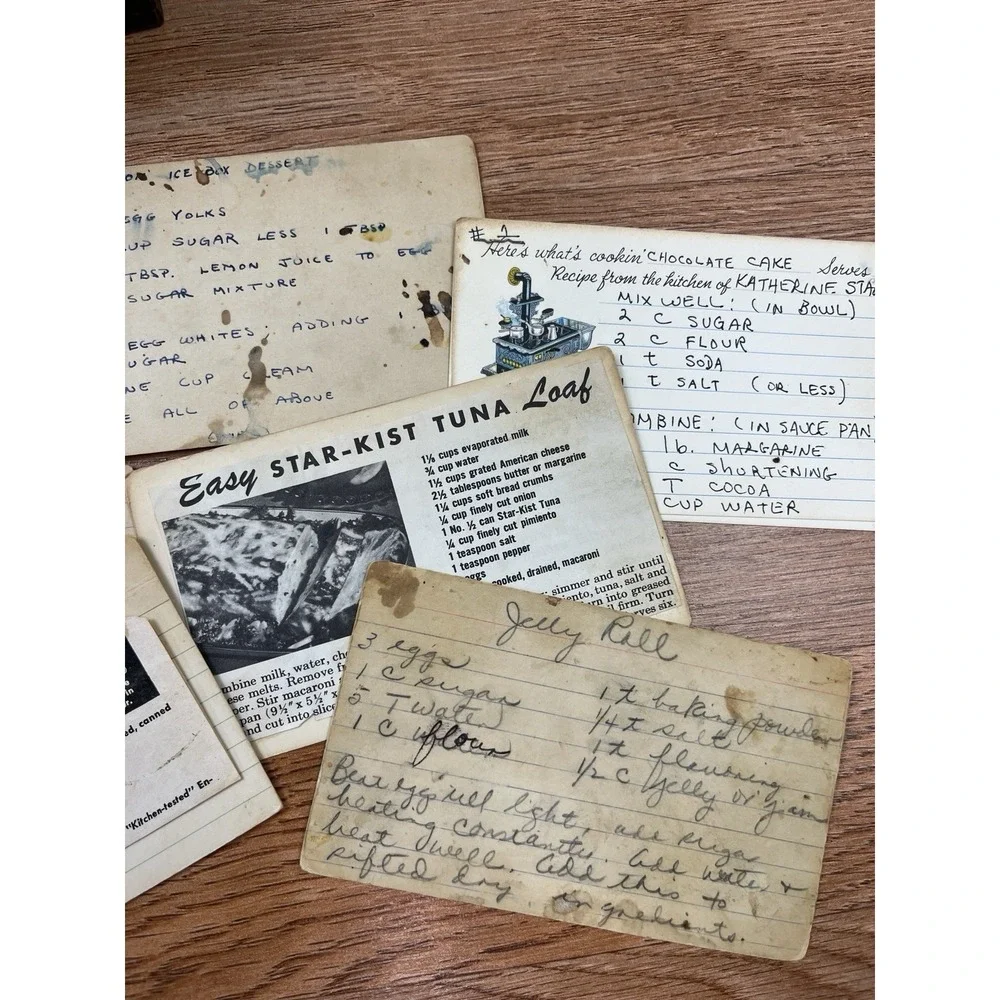 Vintage 1940s 1950s Recipe Box with Handwritten & Magazine Cutouts, 100 Recipes